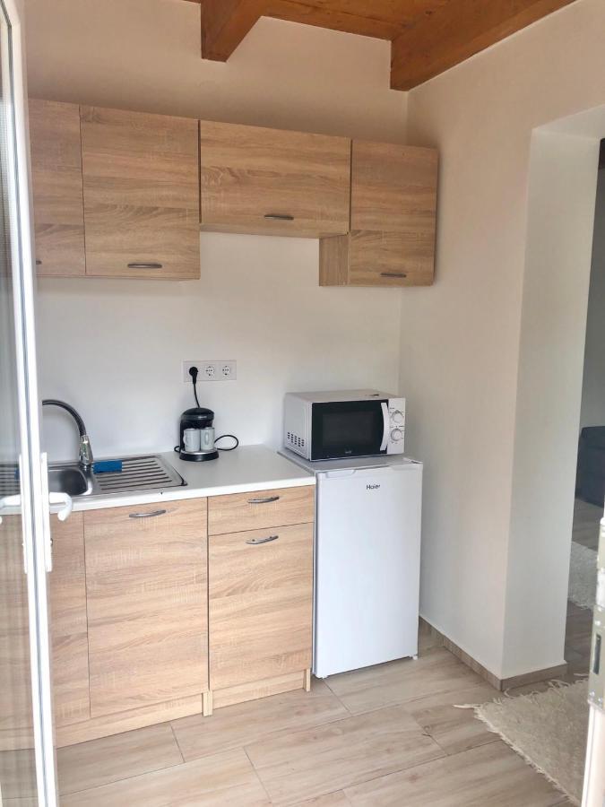 Lena Vendeghaz Hotel Balatonbereny Bagian luar foto
