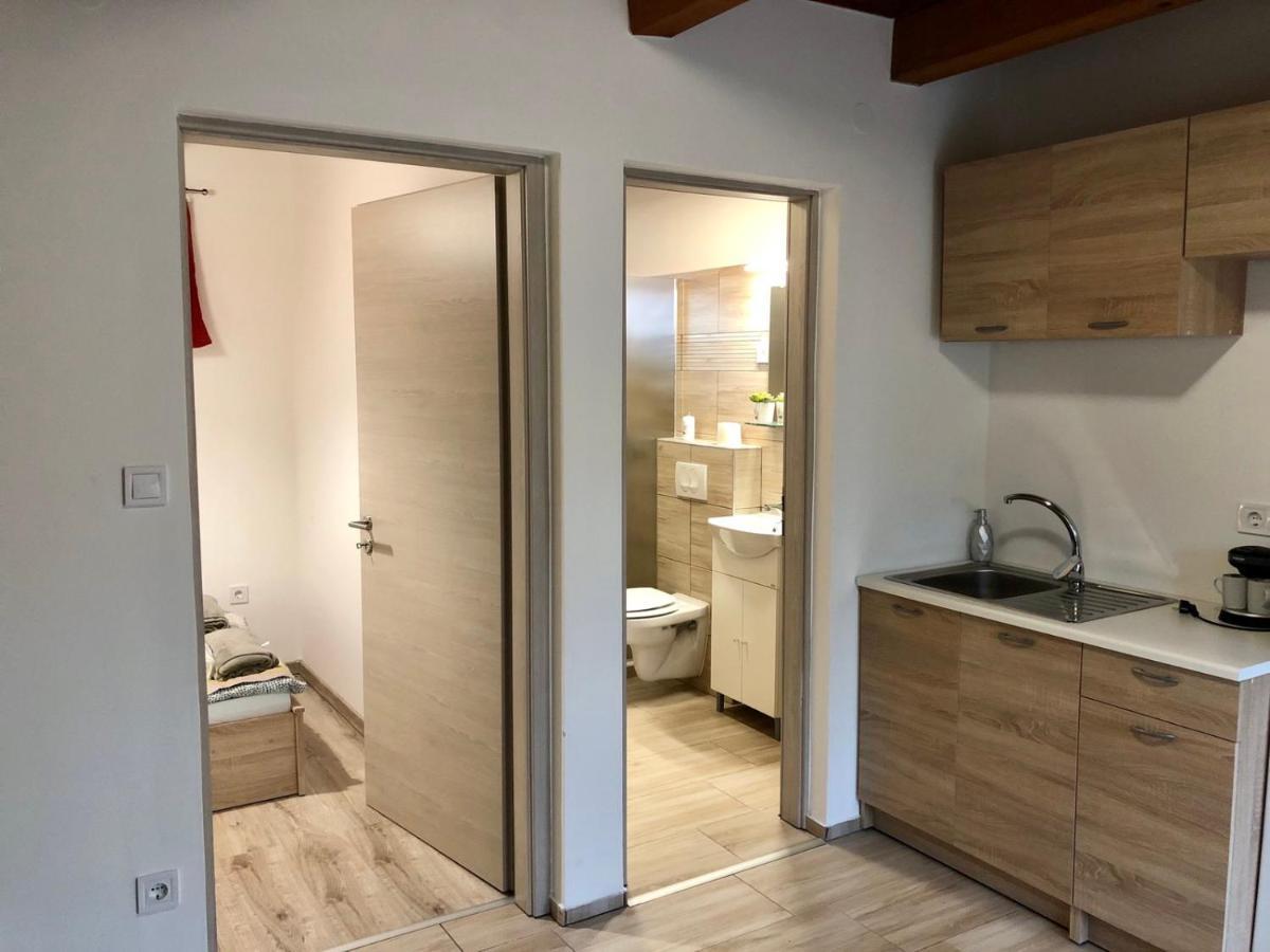 Lena Vendeghaz Hotel Balatonbereny Bagian luar foto