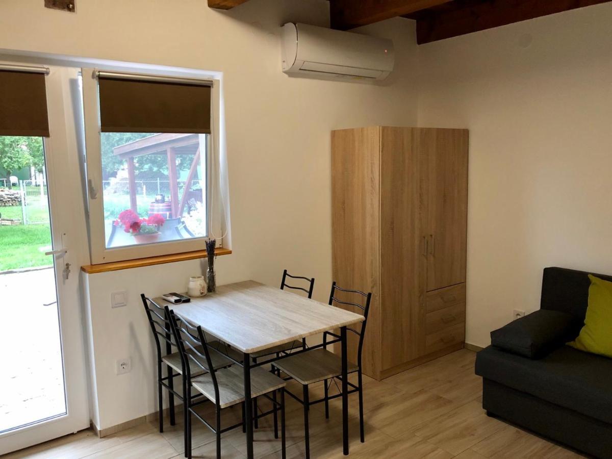 Lena Vendeghaz Hotel Balatonbereny Bagian luar foto