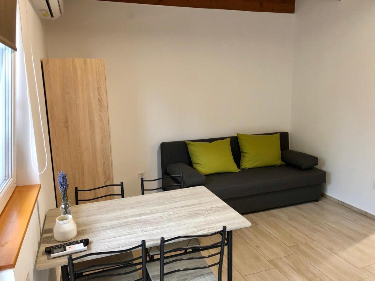 Lena Vendeghaz Hotel Balatonbereny Bagian luar foto